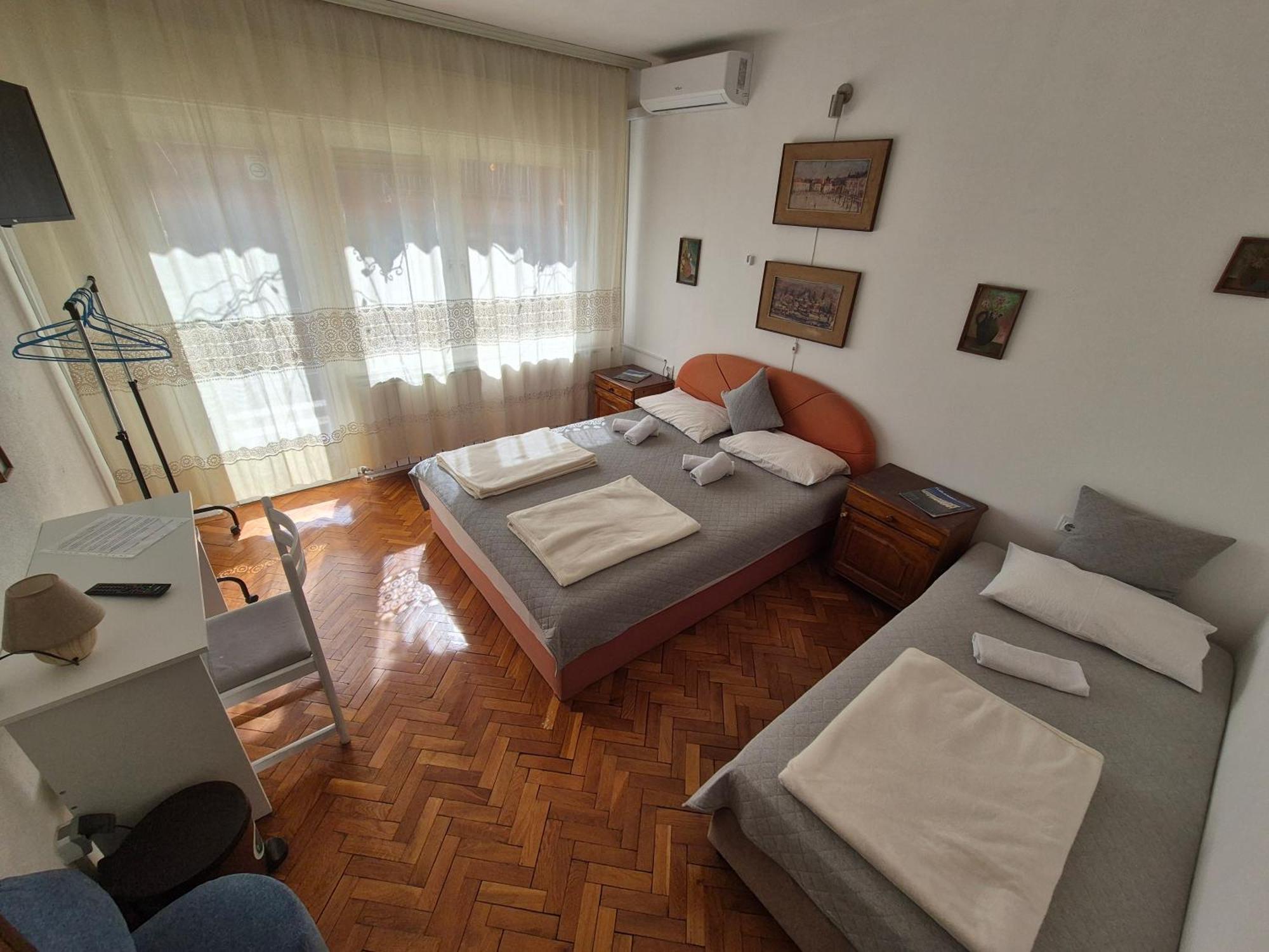 Prenociste Chardak Hotel Tuzla Ngoại thất bức ảnh