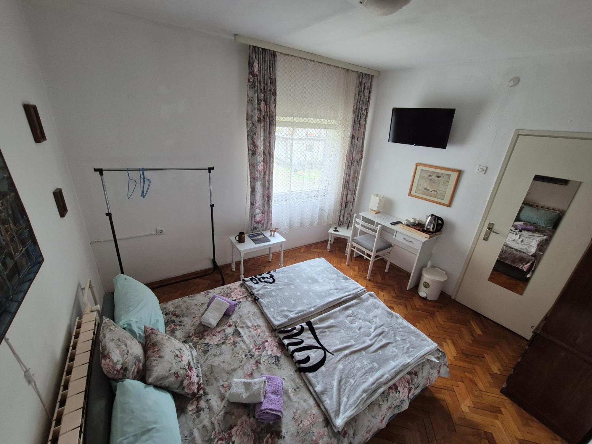 Prenociste Chardak Hotel Tuzla Ngoại thất bức ảnh
